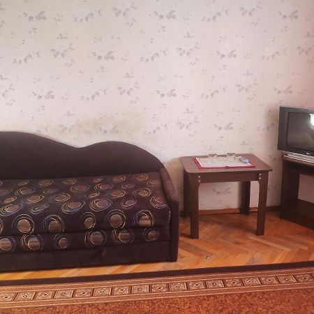 Комунальне Підприємство Готель Україна ゾーロチウ エクステリア 写真